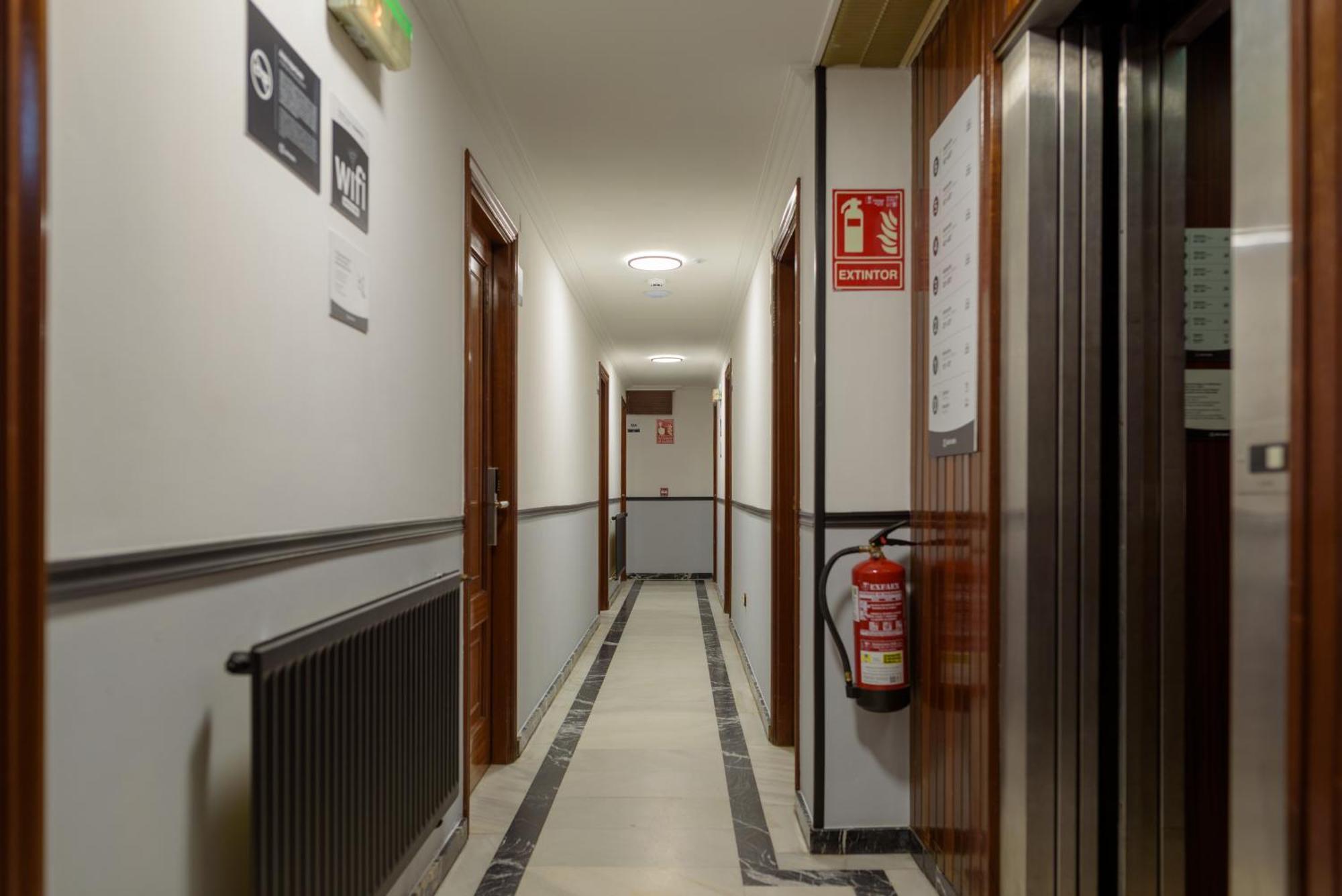 Hotel Alda Centro Понтеведра Екстер'єр фото