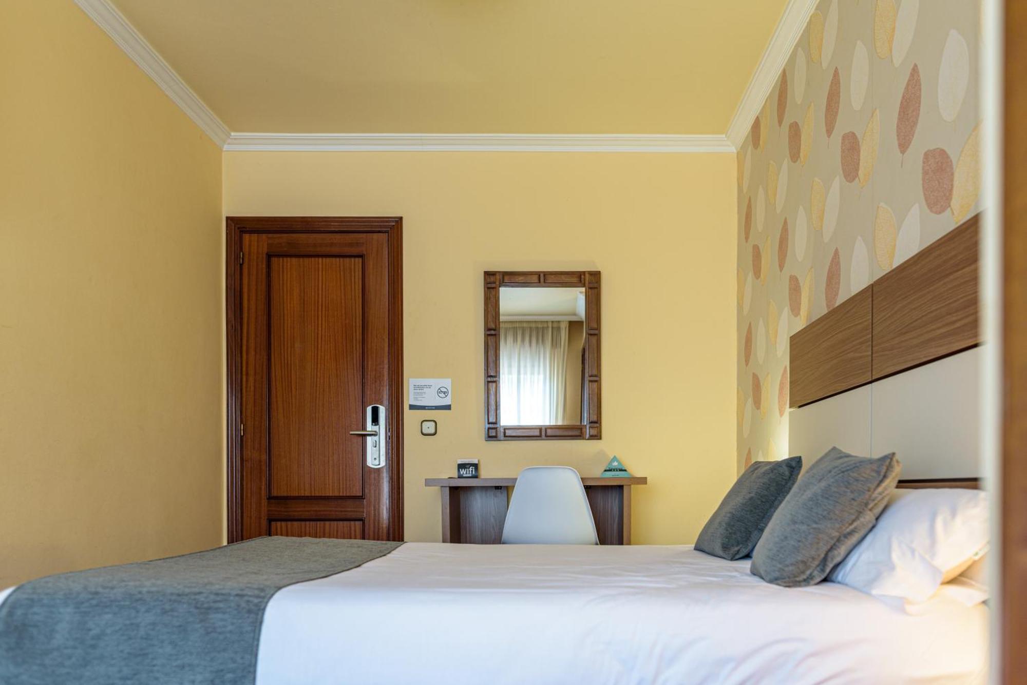 Hotel Alda Centro Понтеведра Екстер'єр фото