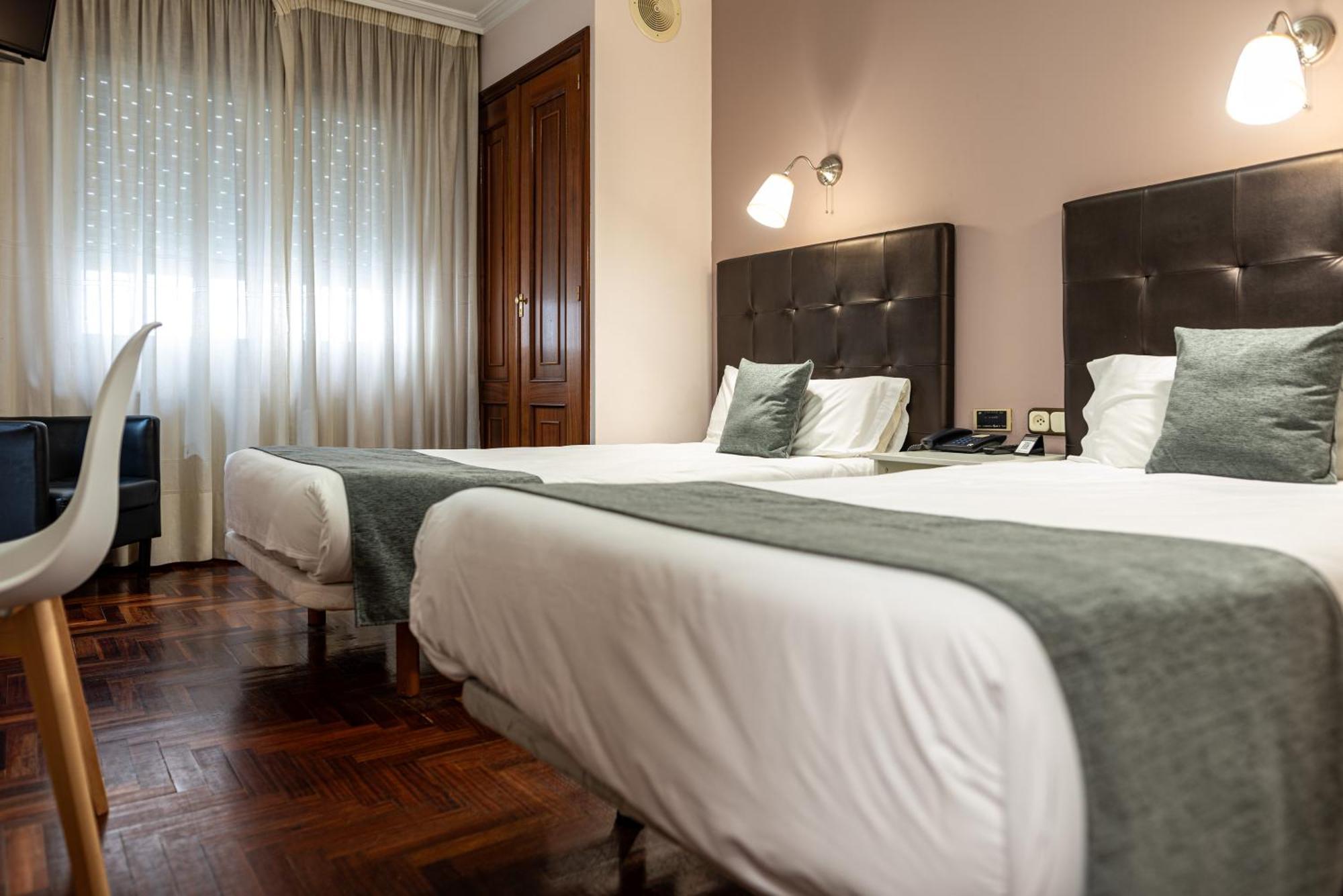 Hotel Alda Centro Понтеведра Екстер'єр фото