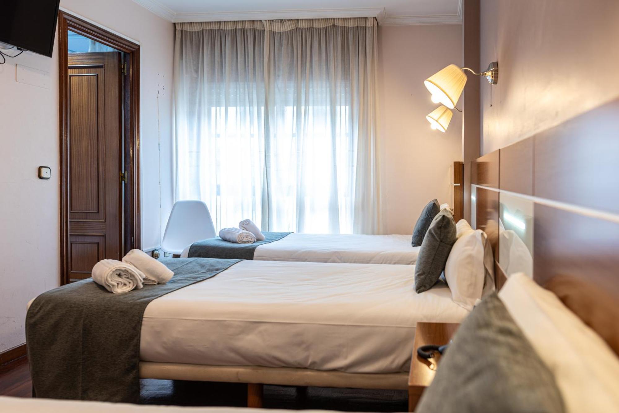 Hotel Alda Centro Понтеведра Екстер'єр фото