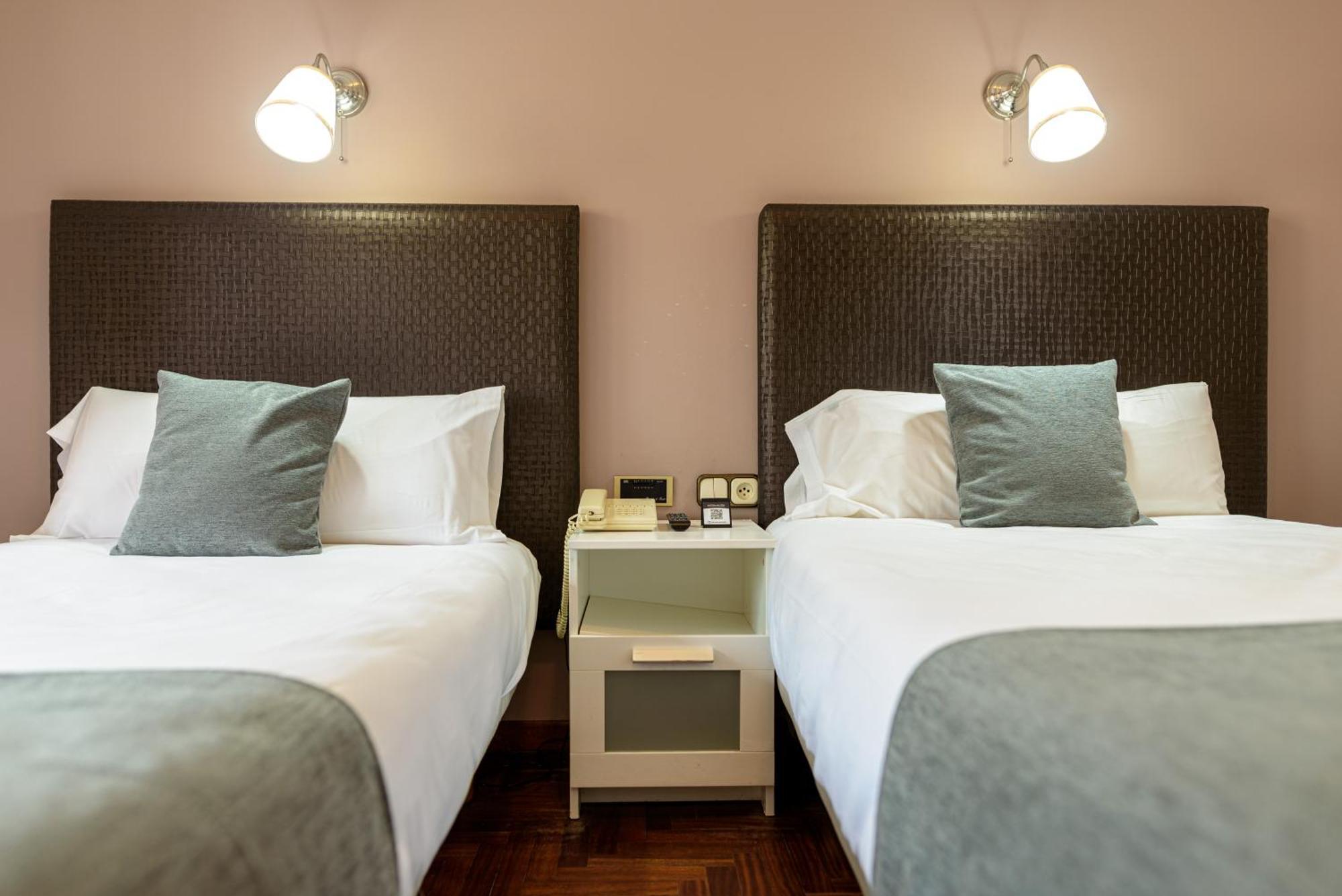 Hotel Alda Centro Понтеведра Екстер'єр фото
