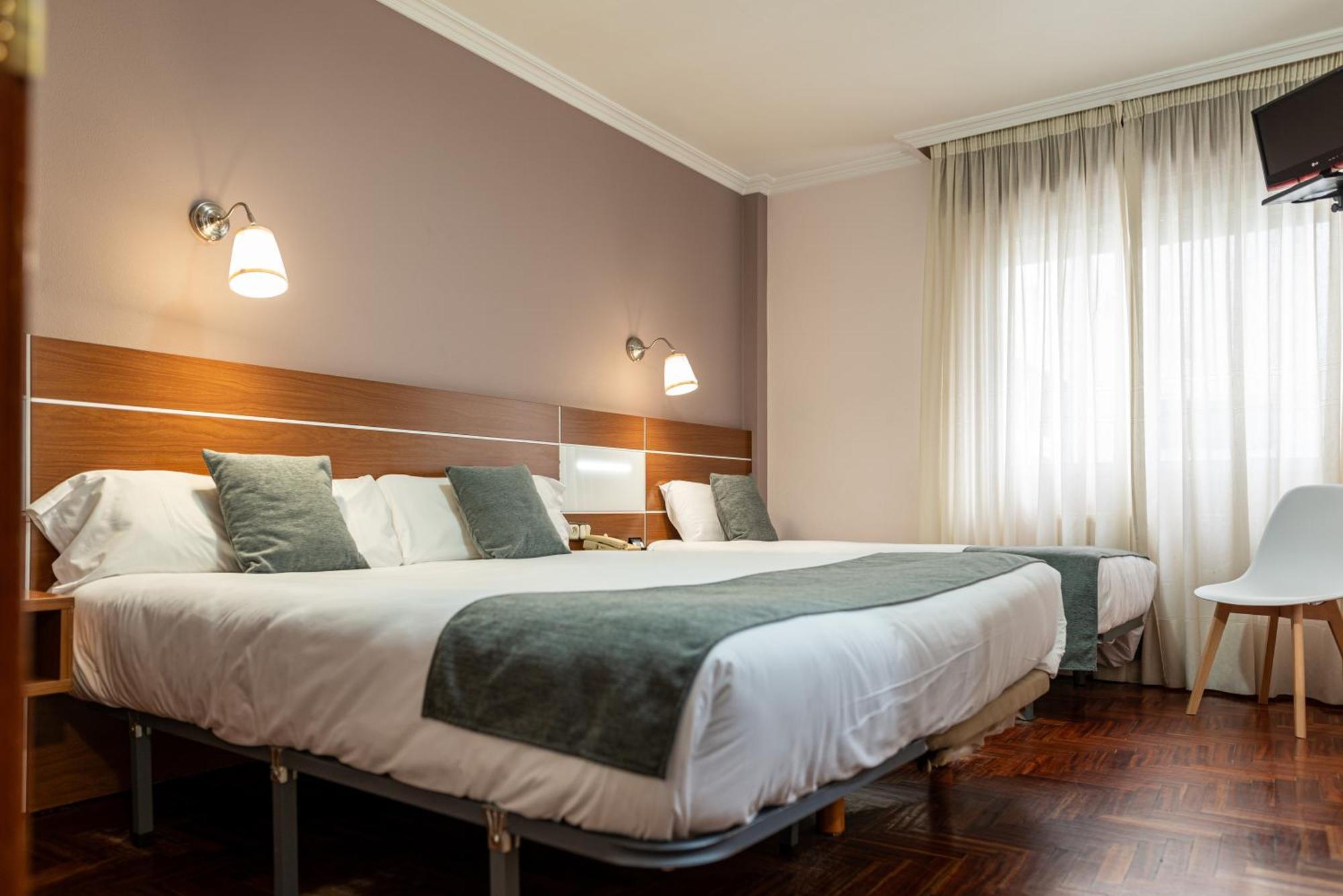 Hotel Alda Centro Понтеведра Екстер'єр фото
