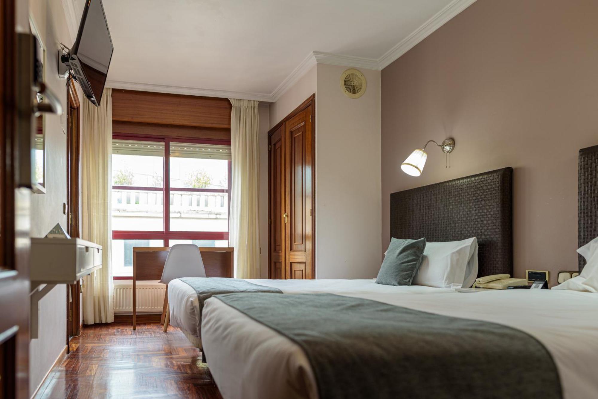 Hotel Alda Centro Понтеведра Екстер'єр фото