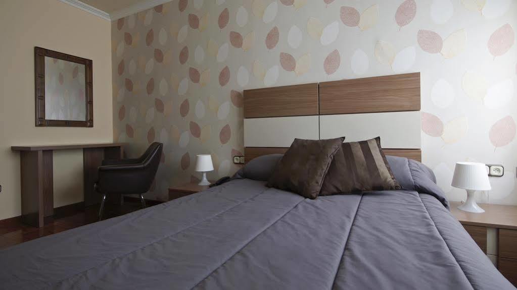 Hotel Alda Centro Понтеведра Екстер'єр фото