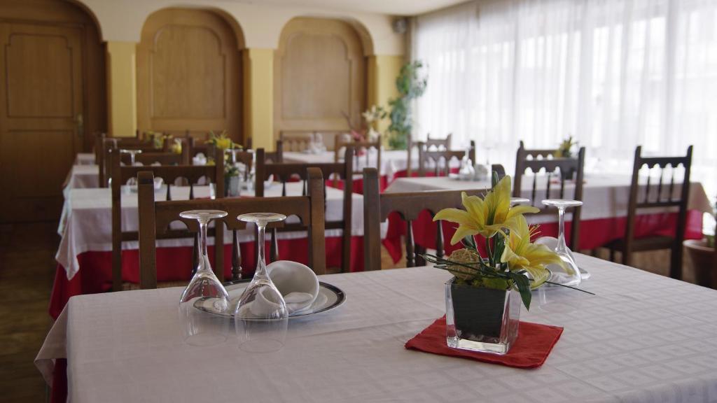 Hotel Alda Centro Понтеведра Екстер'єр фото