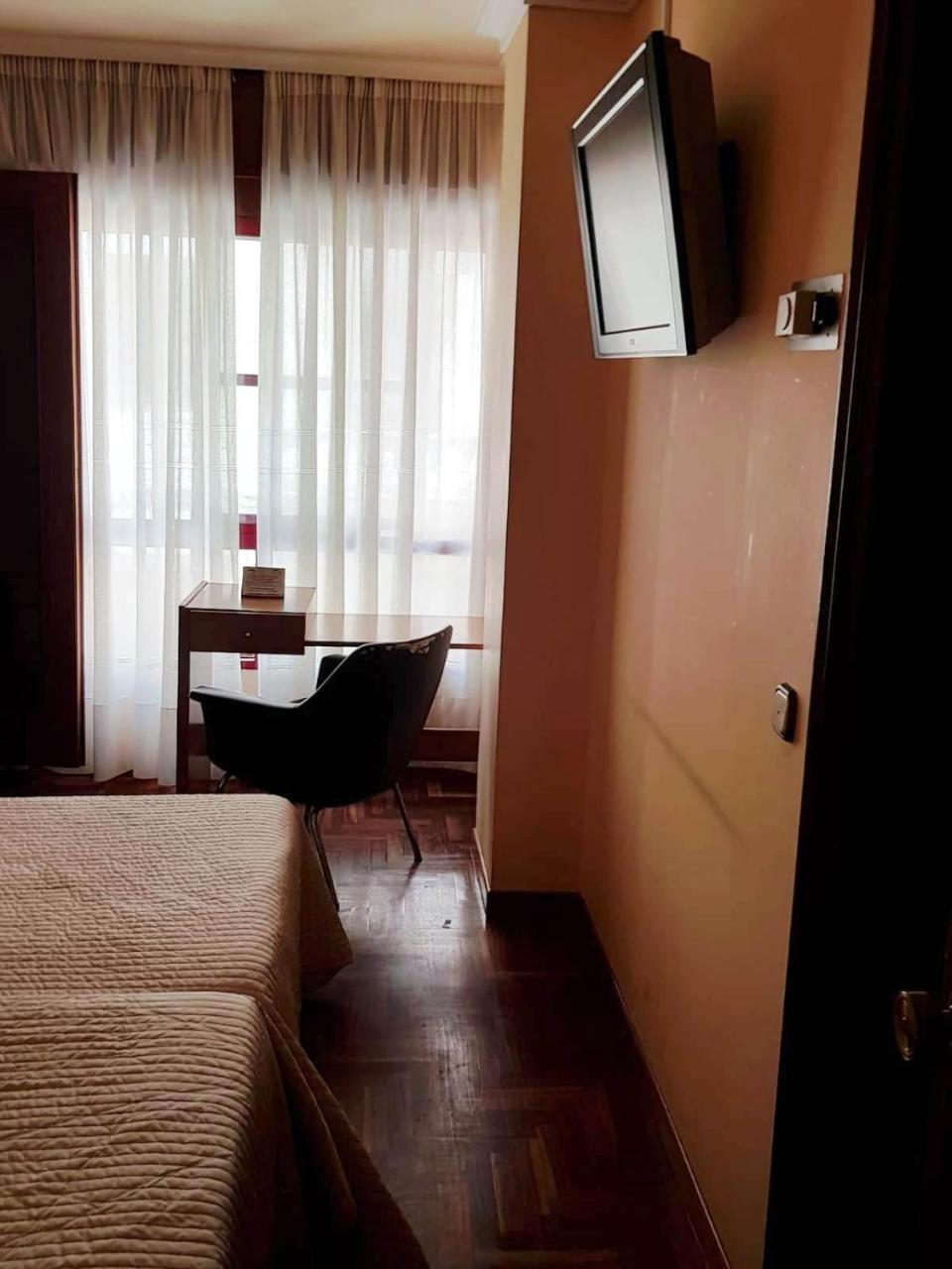 Hotel Alda Centro Понтеведра Екстер'єр фото